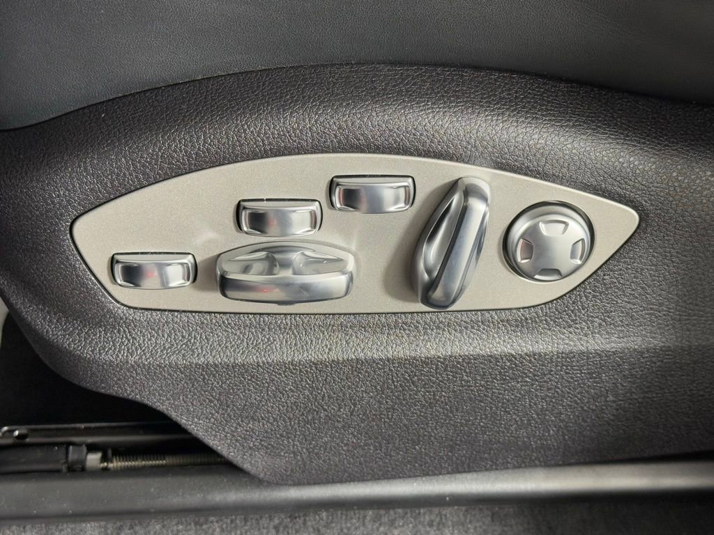 New 2026 Porsche Macan image 28
