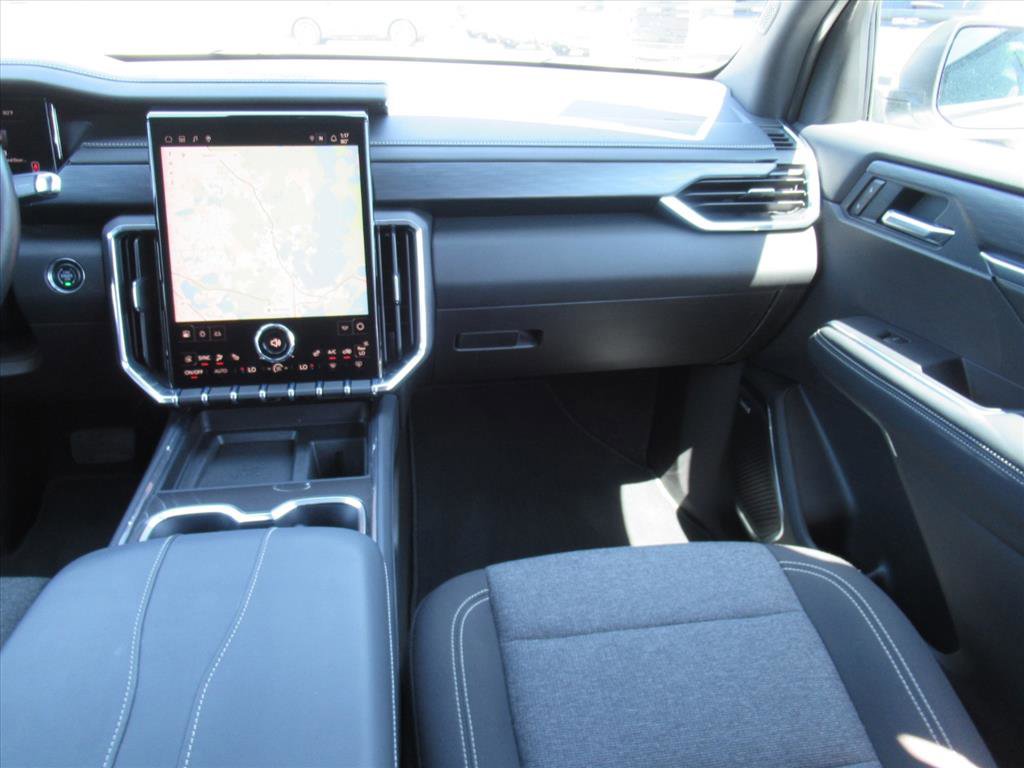 Used 2025 GMC Acadia Elevation image 14