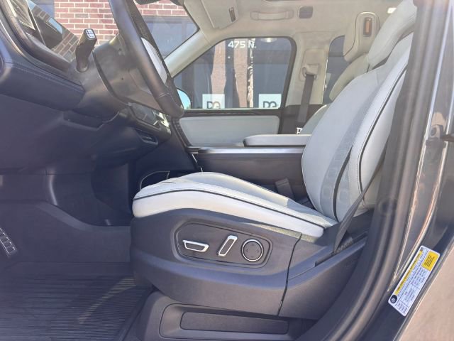 Used 2024 Rivian R1S Adventure image 31