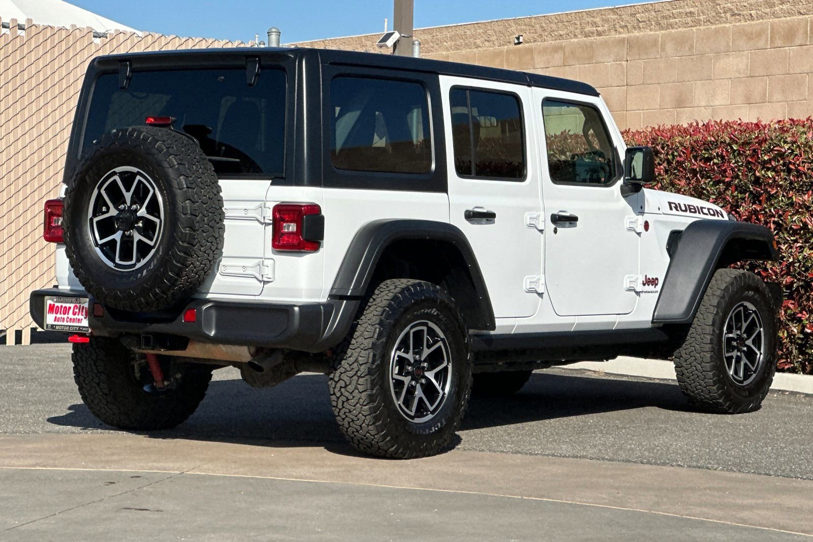 Used 2025 Jeep Wrangler Unlimited Rubicon image 4