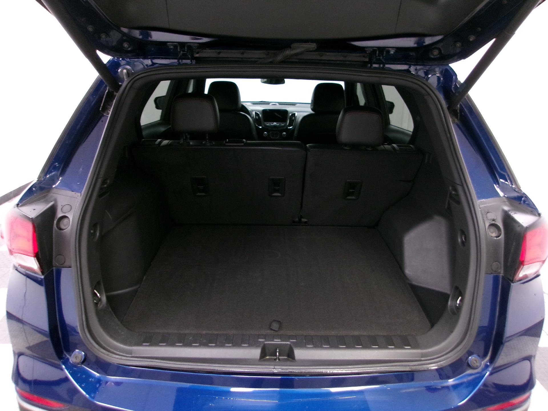 Used 2023 Chevrolet Equinox RS w/ RS Leather Package FWD image 12