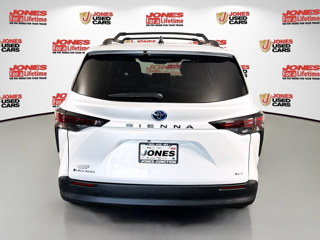 Certified 2025 Toyota Sienna XLE AWD/4WD image 16