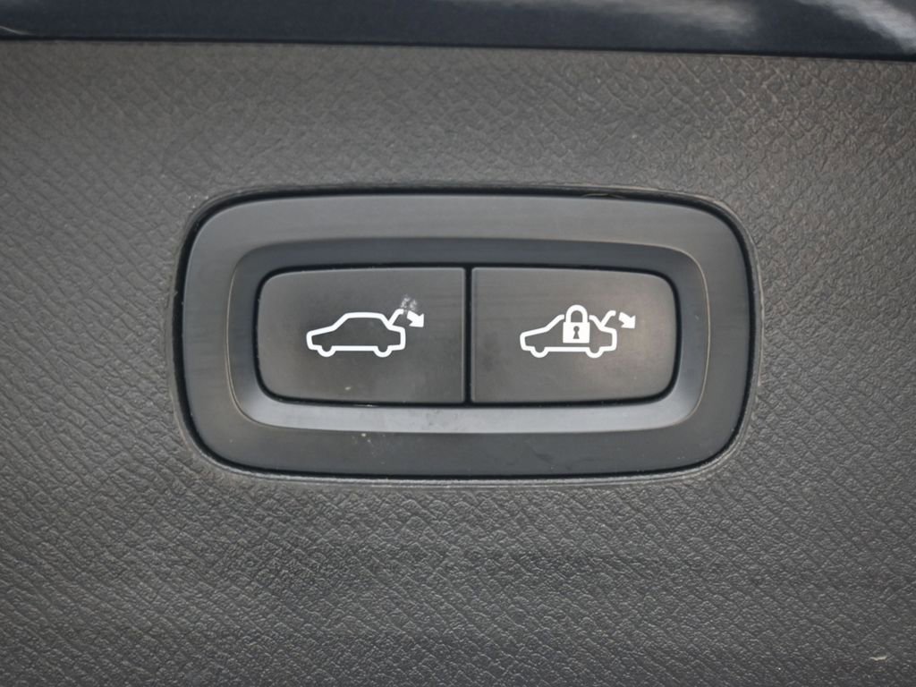 Used 2021 Volvo XC90 T8 Inscription w/ Protection Package Premier image 17