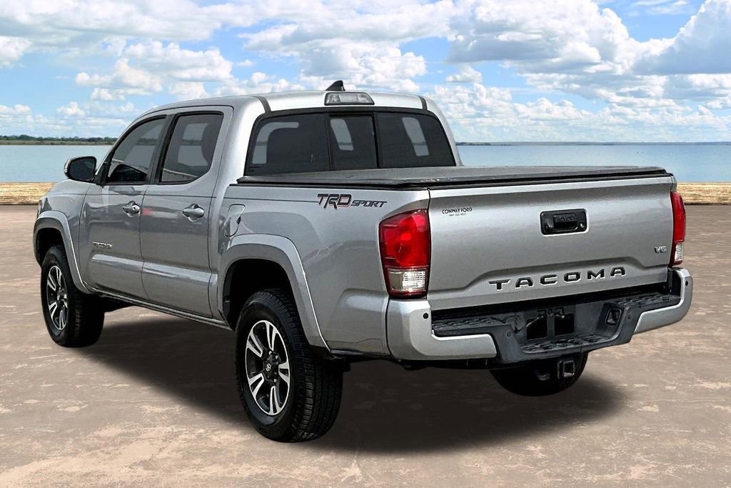 Used 2016 Toyota Tacoma TRD Sport image 5