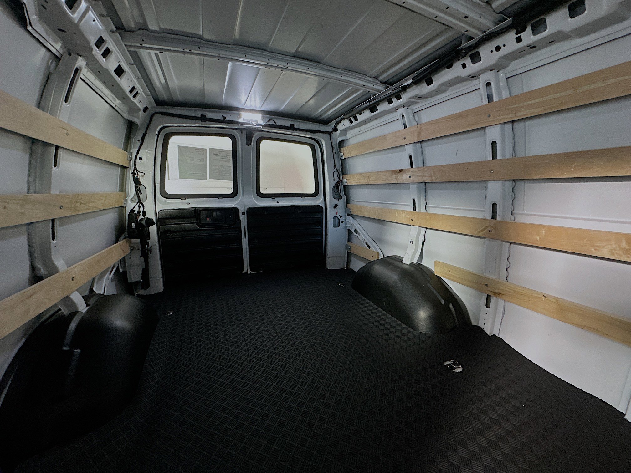 Used 2024 GMC Savana 2500 Work Van w/ Driver Convenience Package image 28