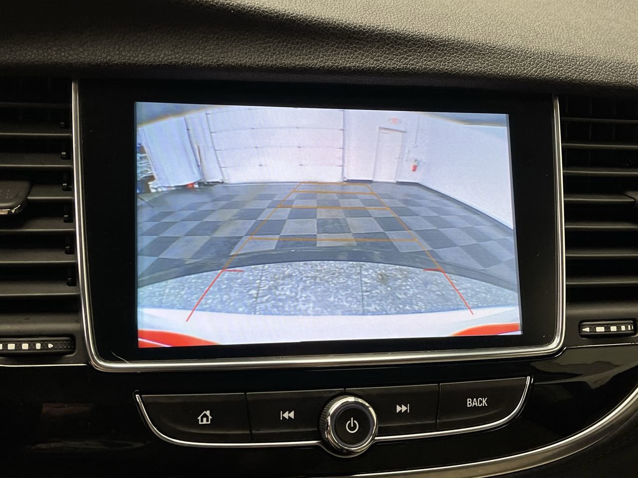 Certified 2018 Buick Encore Preferred FWD image 5