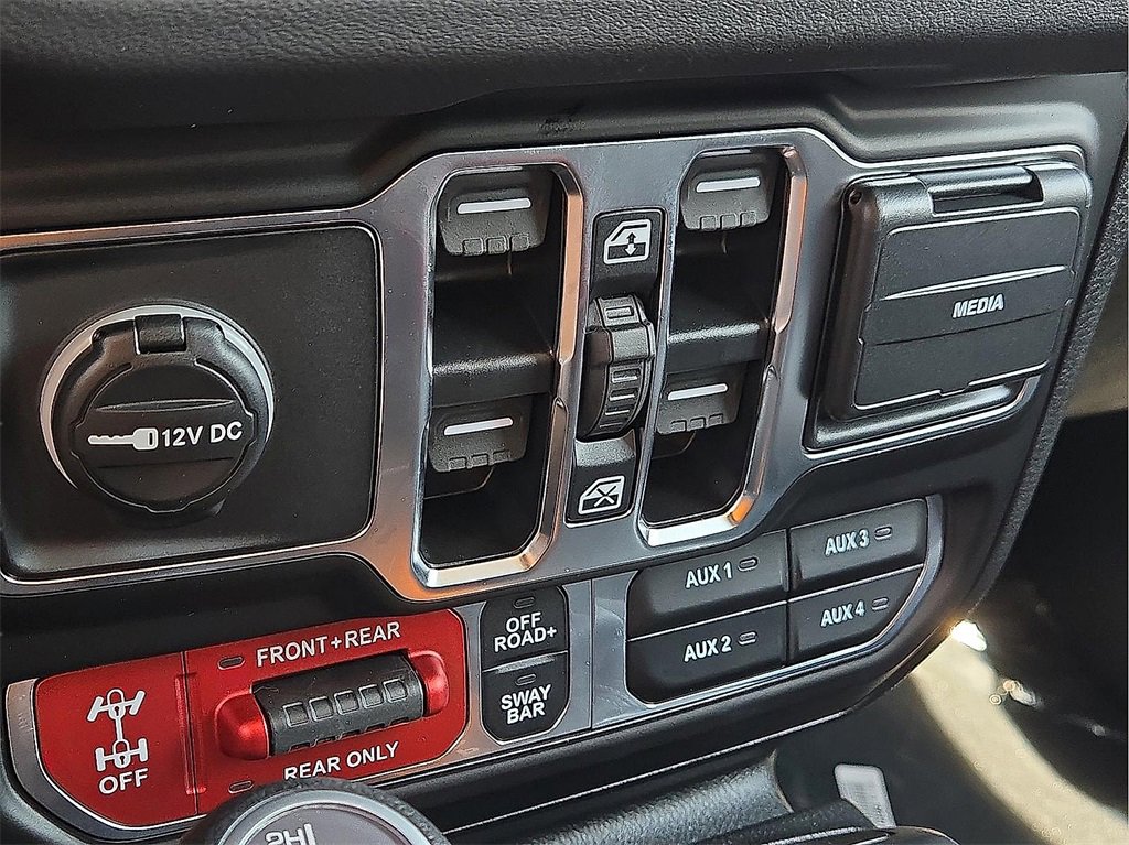 New 2025 Jeep Wrangler Unlimited Rubicon w/ XTREMEE 35" Tire Package image 14