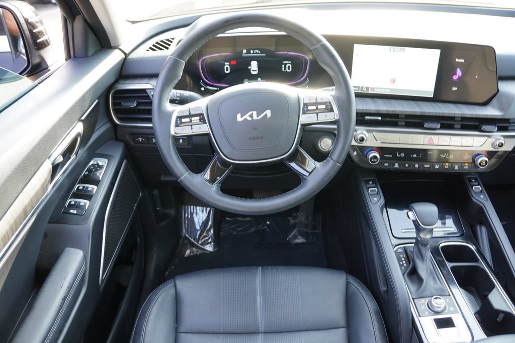 Certified 2024 Kia Telluride EX w/ EX Captain's Chair Package AWD/4WD image 20