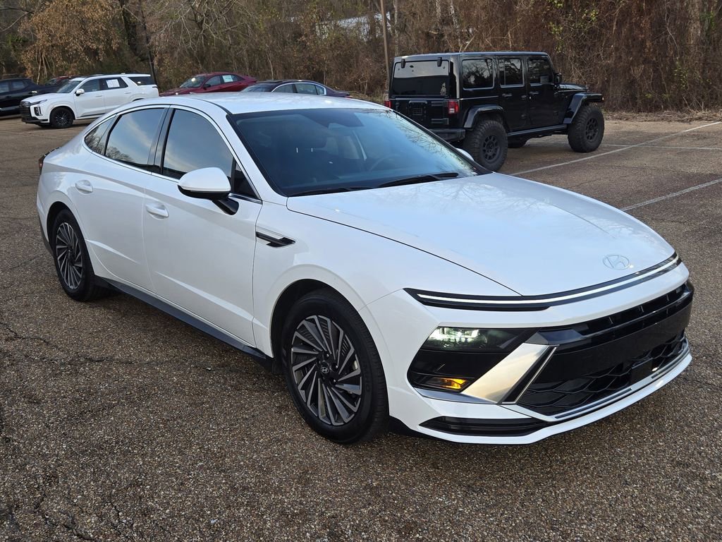 Certified 2025 Hyundai Sonata SEL image 2