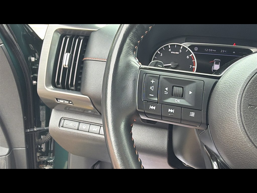 Used 2023 Nissan Pathfinder SV AWD/4WD image 13