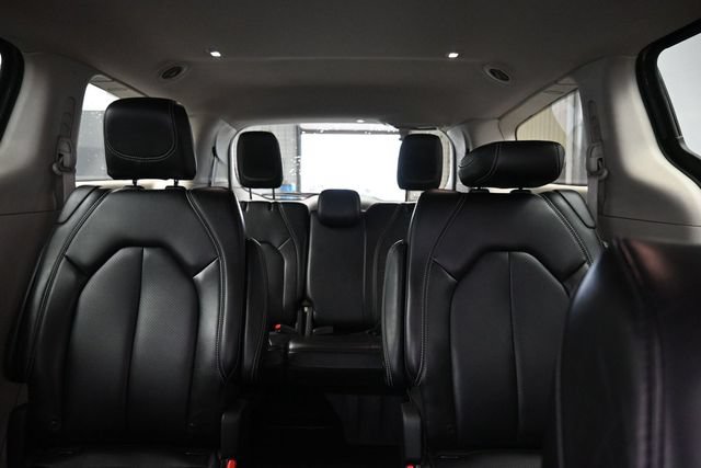Used 2023 Chrysler Pacifica Touring-L FWD image 34