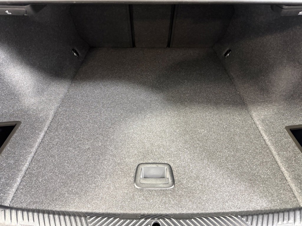 Used 2025 BMW i5 xDrive40 w/ Premium Package image 29