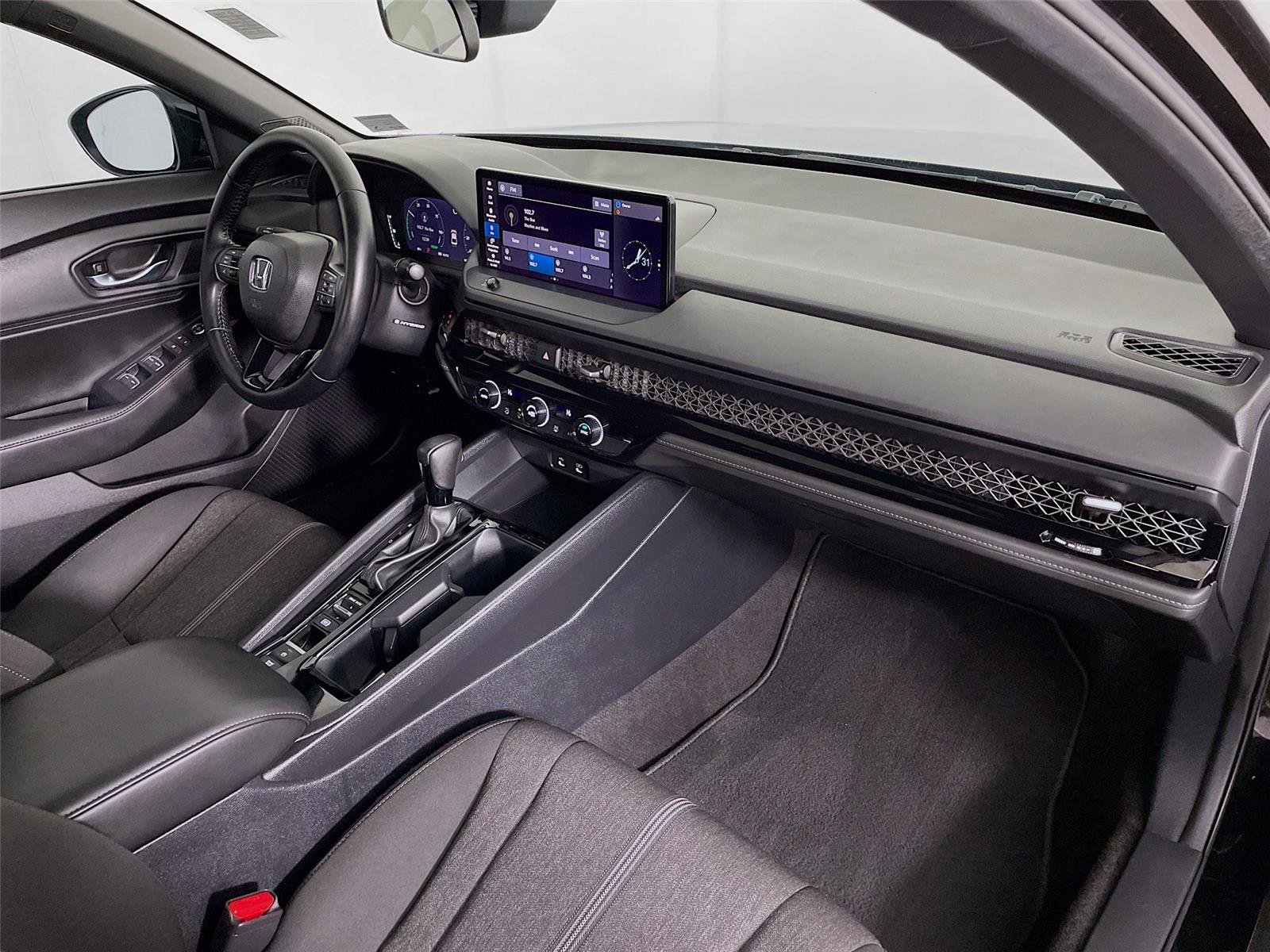 Used 2024 Honda Accord Sport image 30