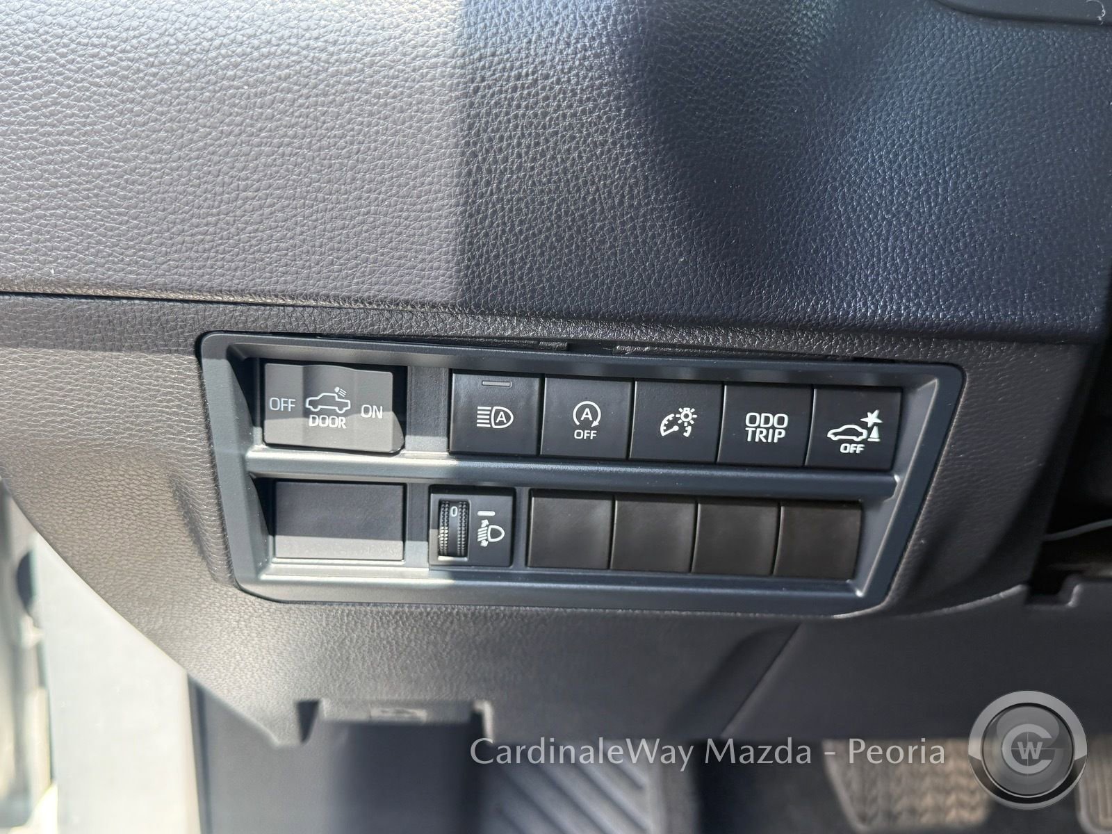 Used 2025 Toyota Tundra SR5 w/ SR5 Convenience Package AWD/4WD image 30