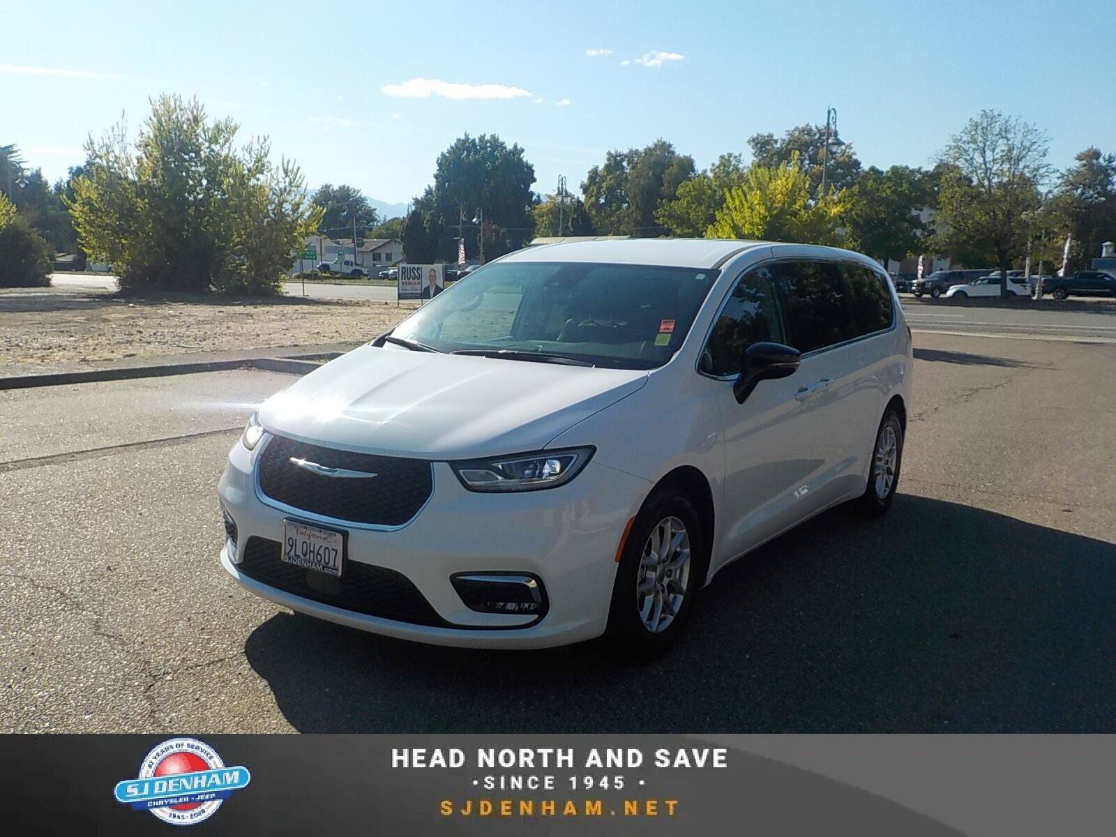 Used 2024 Chrysler Pacifica Touring-L