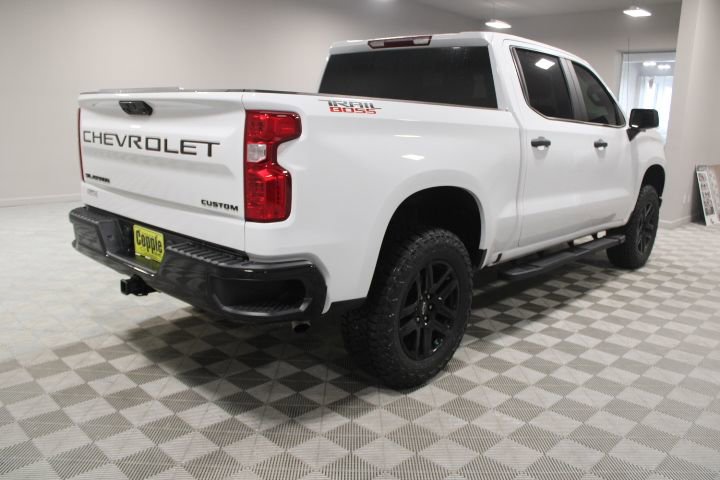 Used 2025 Chevrolet Silverado 1500 Custom Trail Boss w/ Turbomax Blackout Package image 11