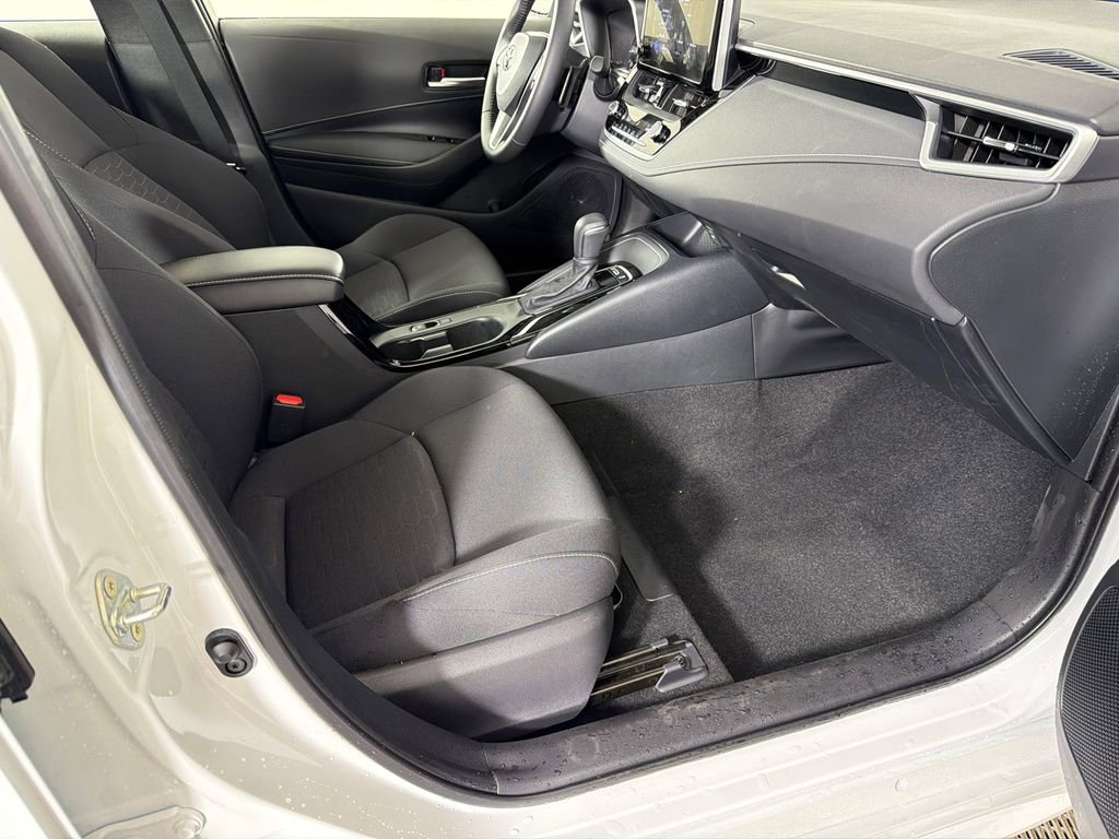 Used 2025 Toyota Corolla SE FWD image 13