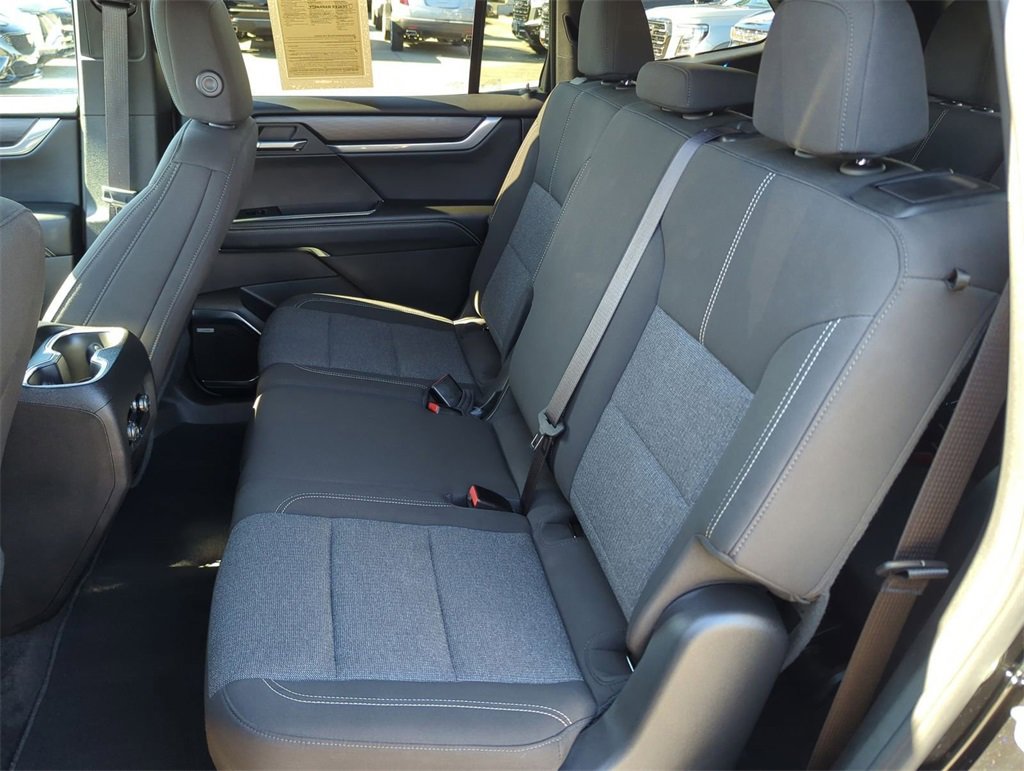 Used 2025 GMC Acadia Elevation image 24