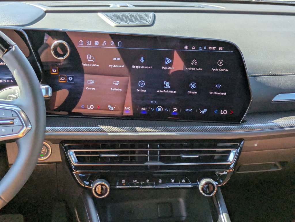 New 2027 Chevrolet Traverse Z71 w/ Enhanced Driving Package AWD/4WD image 19
