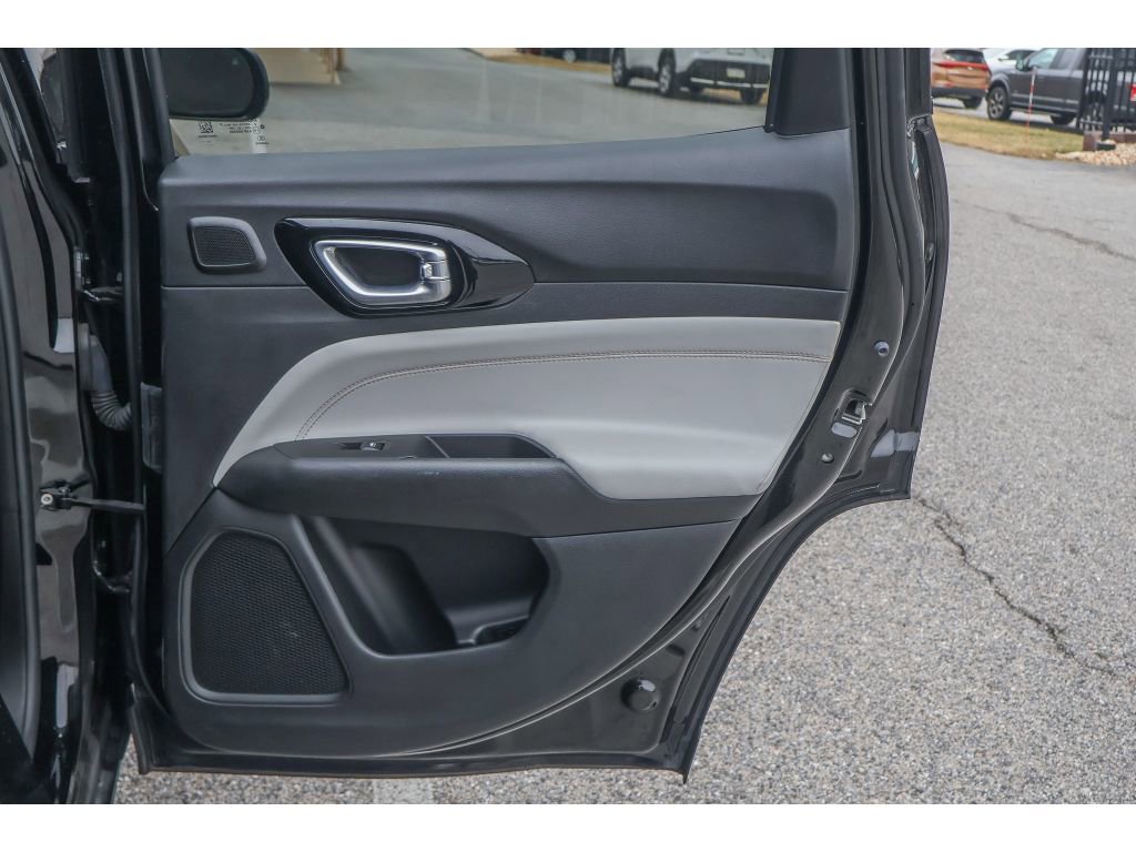 Used 2022 Jeep Compass Limited w/ Sun and Sound Group image 19