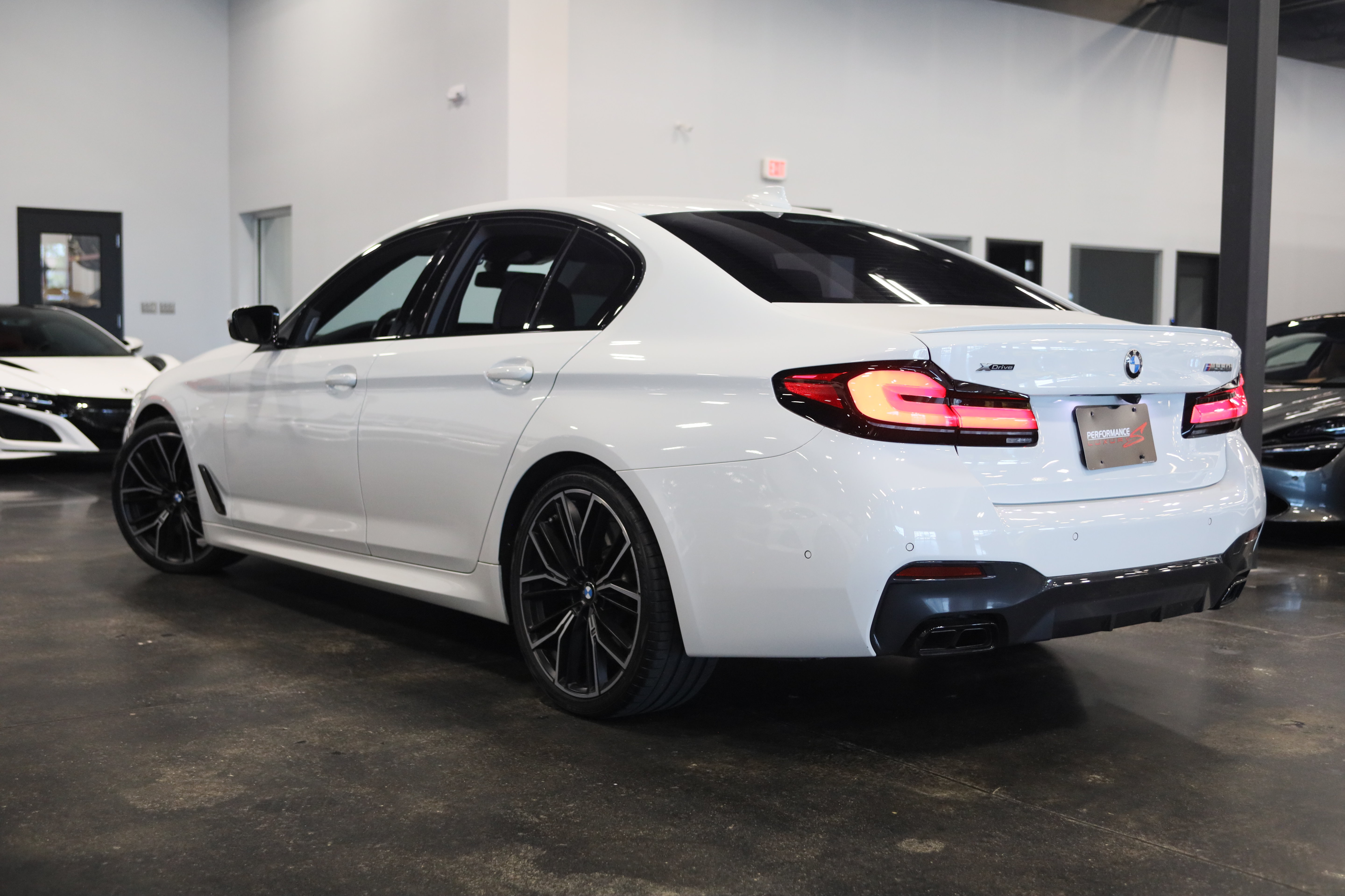 Used 2022 BMW M550i xDrive w/ Premium Package AWD/4WD image 4