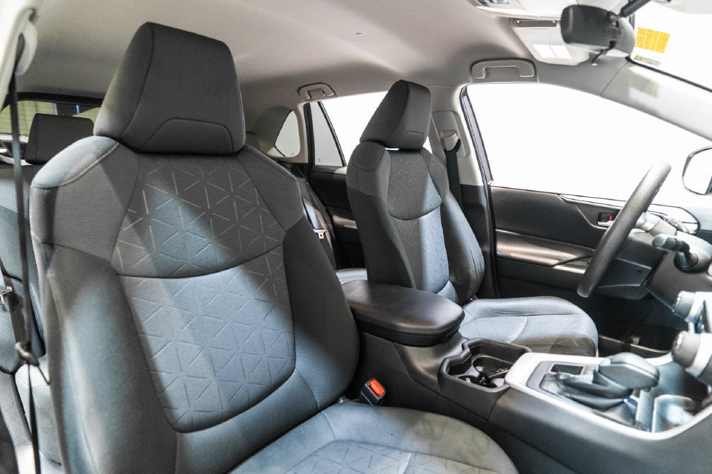 Used 2021 Toyota RAV4 XLE AWD/4WD image 15
