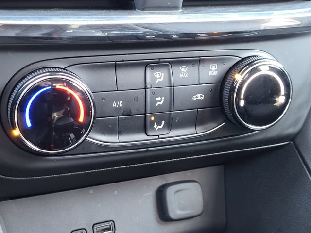 Used 2025 Buick Encore GX Preferred AWD/4WD image 19