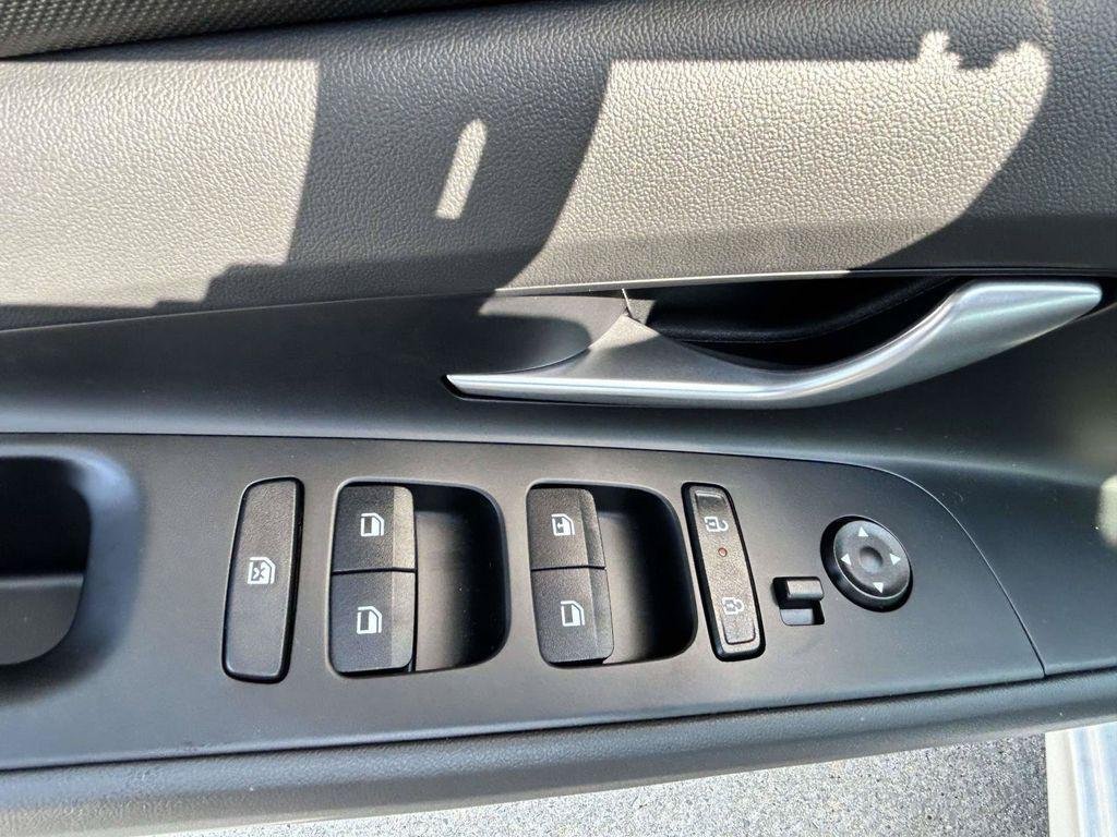 New 2026 Hyundai Elantra SE FWD image 41
