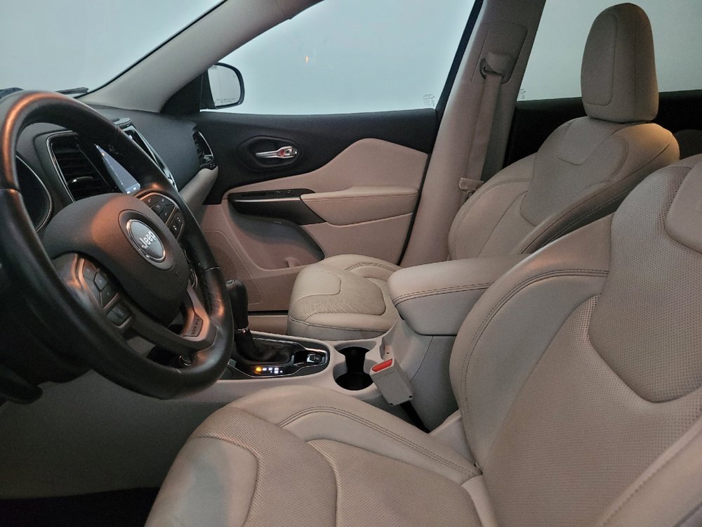 Used 2019 Jeep Cherokee Limited w/ Luxury Group AWD/4WD image 17