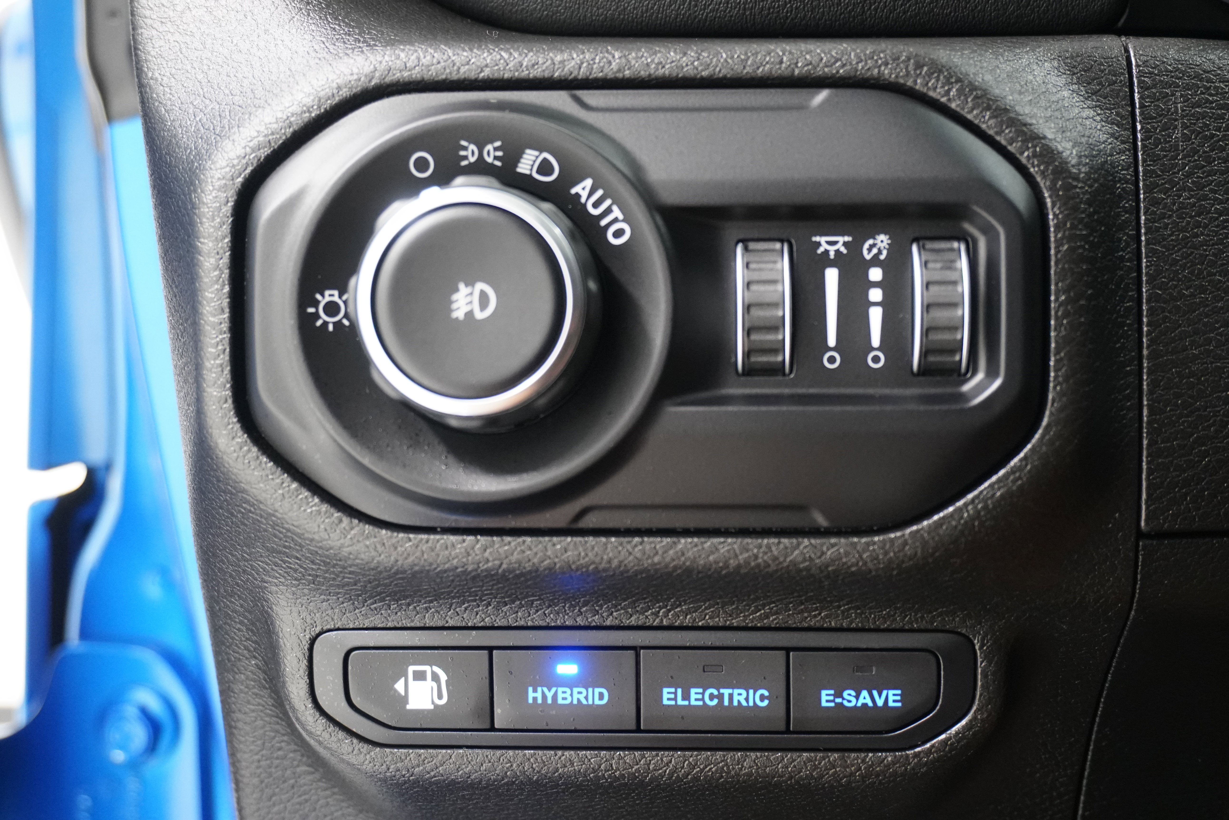 Used 2022 Jeep Wrangler Unlimited Sahara w/ Cold Weather Group image 25