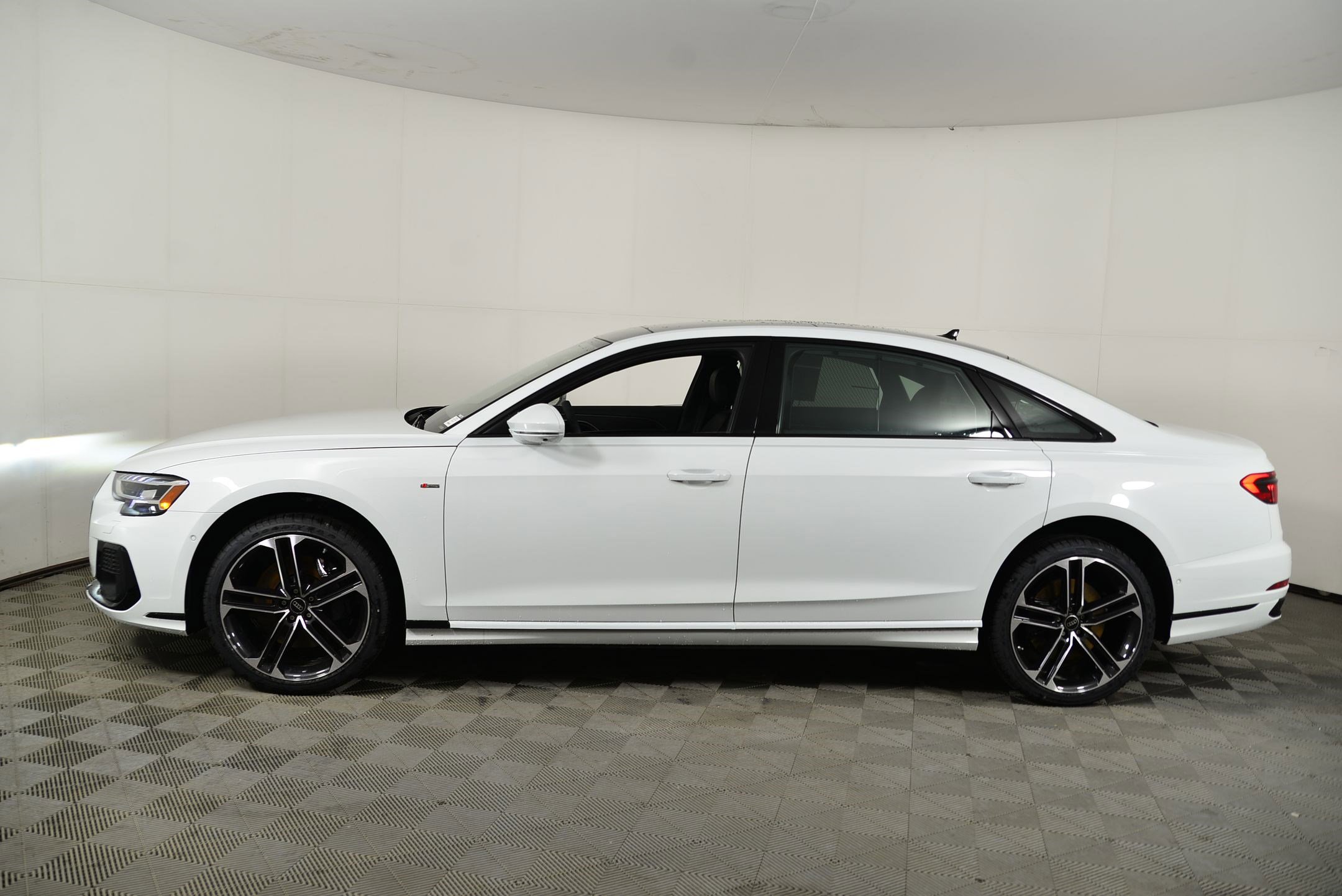 New 2026 Audi A8 L 3.0T image 2