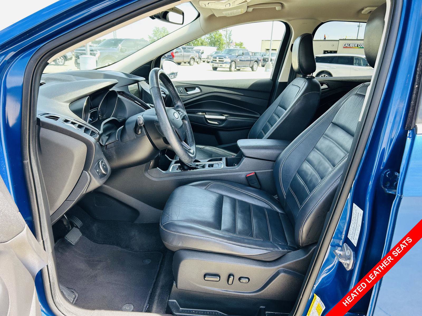 Used 2019 Ford Escape Titanium FWD image 3