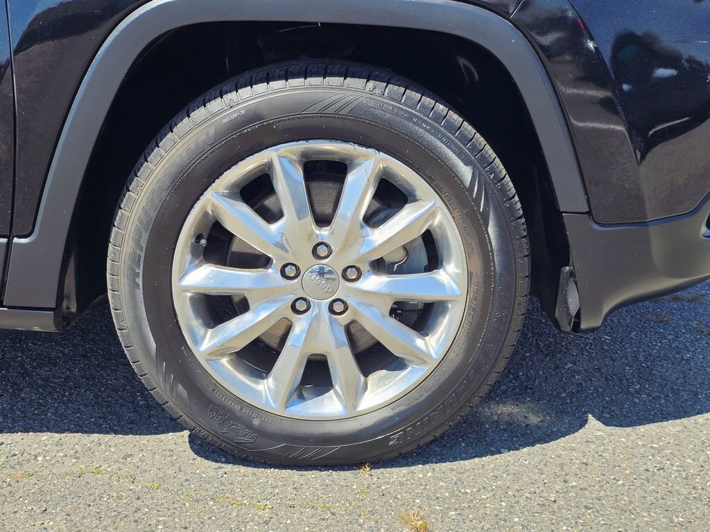 Used 2017 Jeep Cherokee Limited AWD/4WD image 10