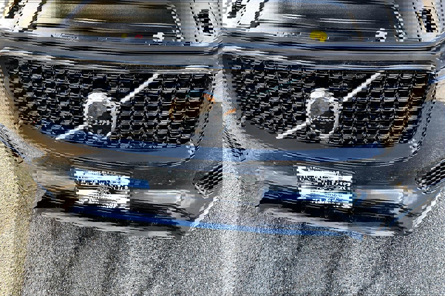 Used 2022 Volvo XC90 T8 R-Design w/ Advanced Package image 35