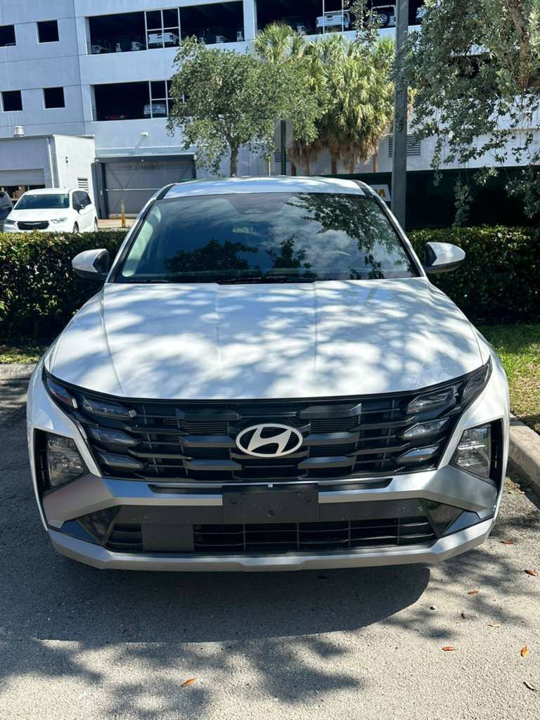 Used 2026 Hyundai Tucson SE AWD/4WD image 2