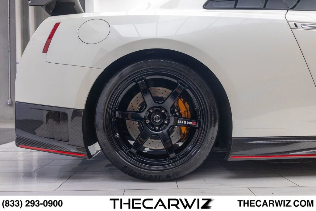 Used 2018 Nissan GT-R NISMO AWD/4WD image 33