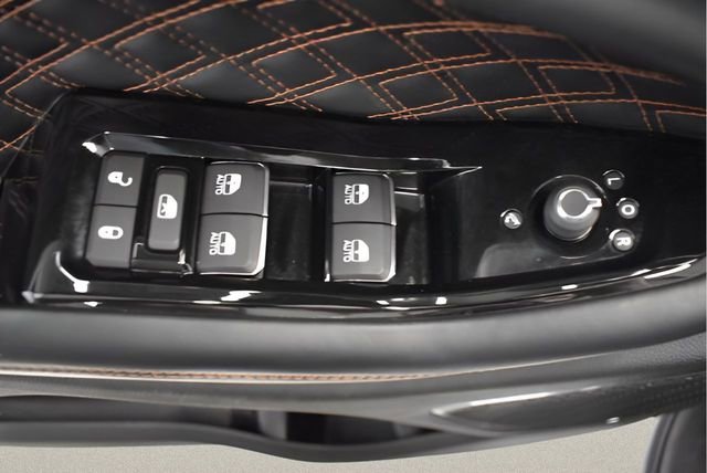 Used 2022 Jeep Grand Cherokee L Summit w/ Luxury Tech Group V AWD/4WD image 21