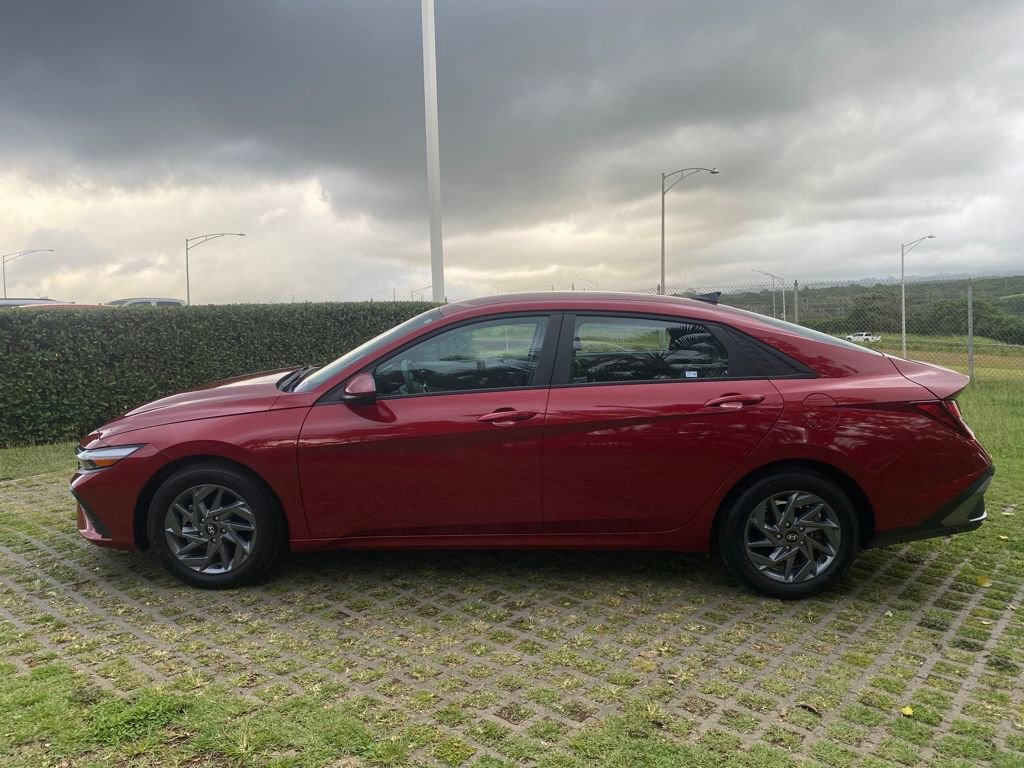 Used 2024 Hyundai Elantra SEL image 4