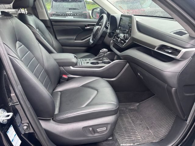 Used 2021 Toyota Highlander XLE AWD/4WD image 52