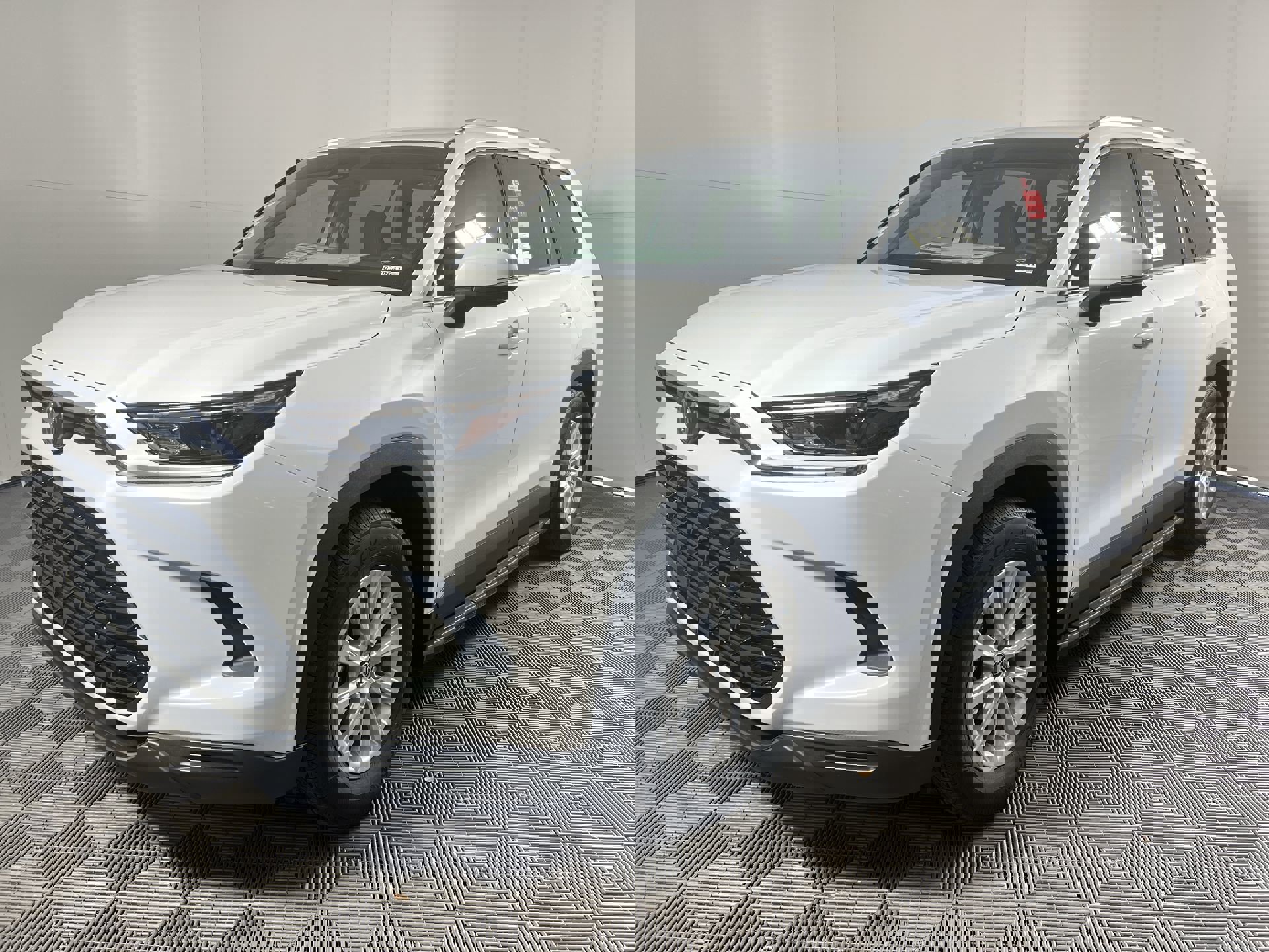 New 2024 Toyota Grand Highlander XLE image 10