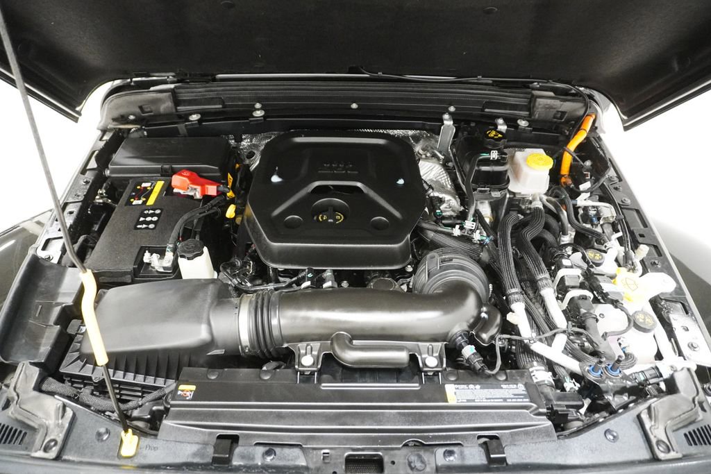 Certified 2025 Jeep Wrangler Unlimited Sahara image 10