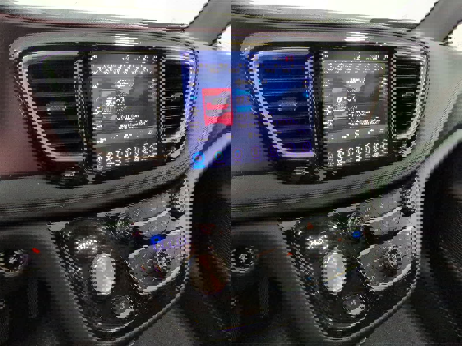 Certified 2020 Chrysler Pacifica Limited image 30