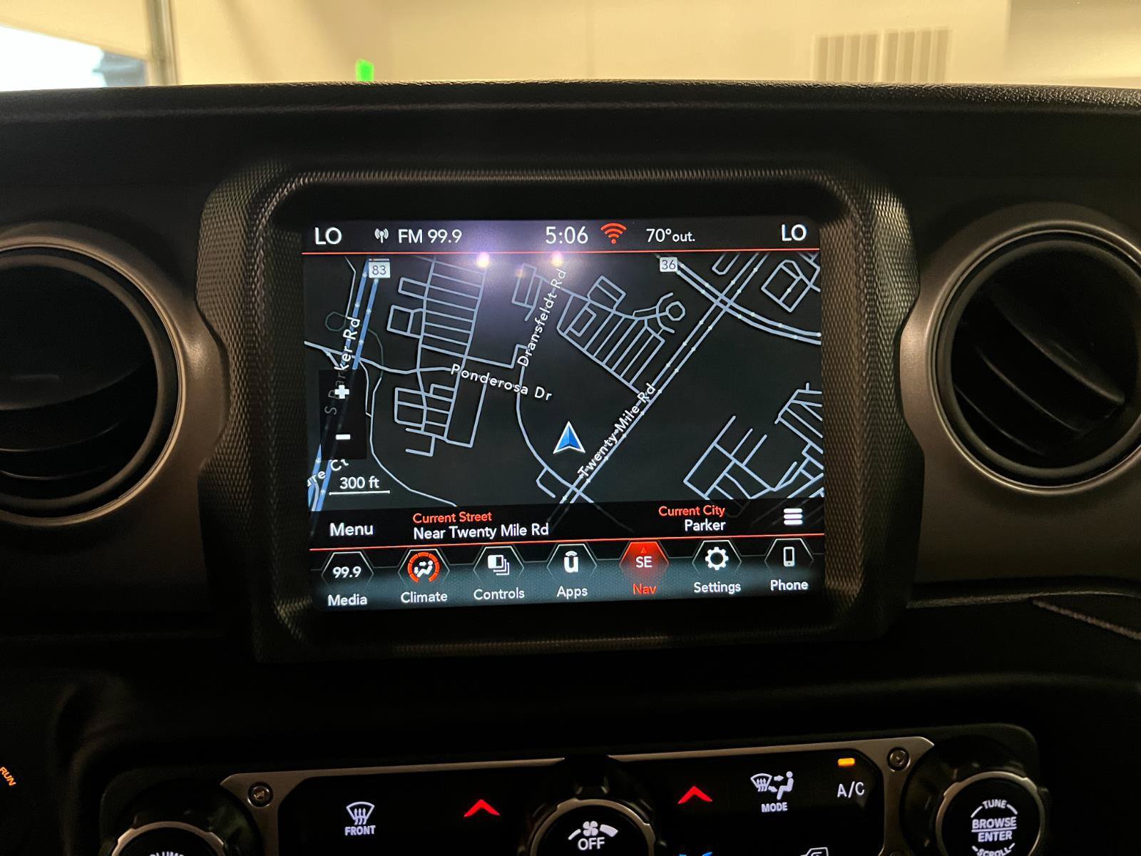 Used 2023 Jeep Gladiator Sport AWD/4WD image 17