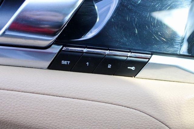 Used 2015 Porsche Panamera 4 image 12