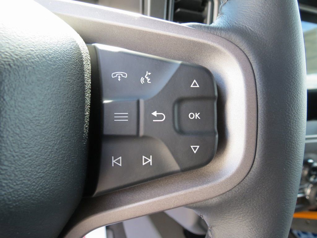 Used 2024 Ford Bronco Badlands image 16