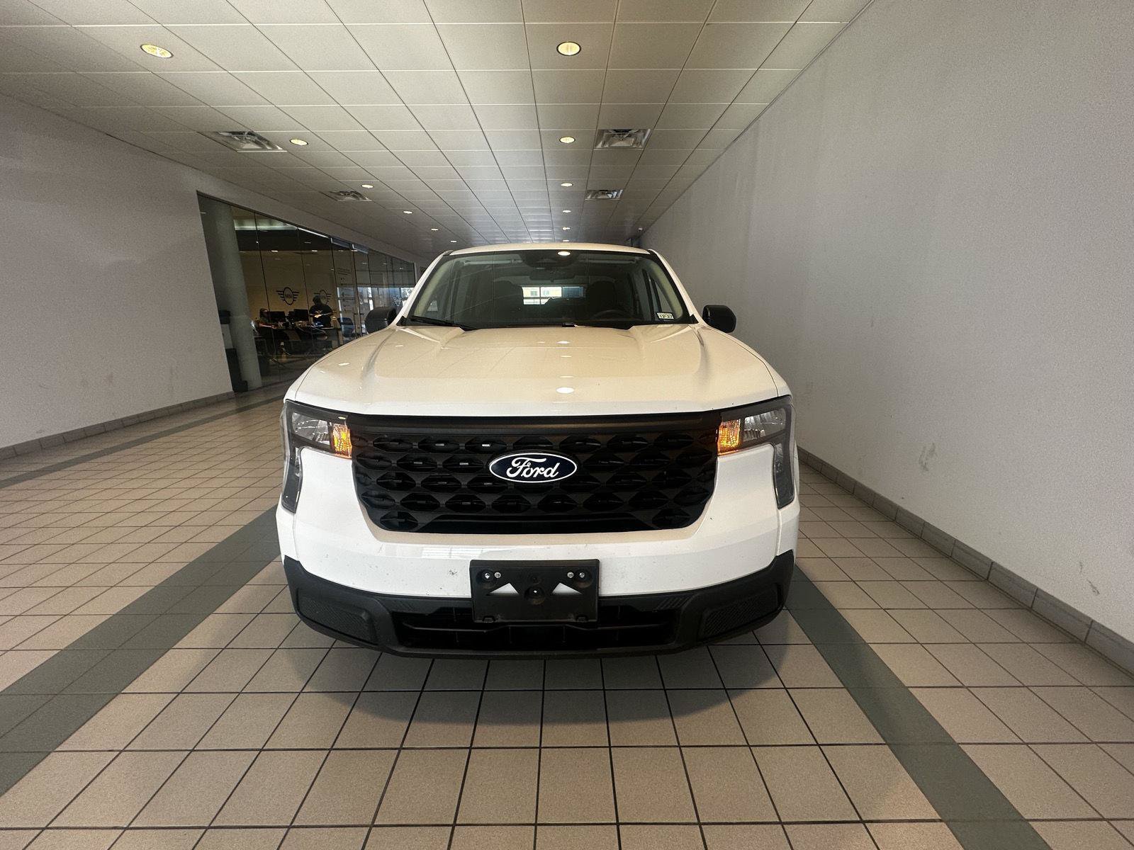 Used 2025 Ford Maverick XL FWD image 2