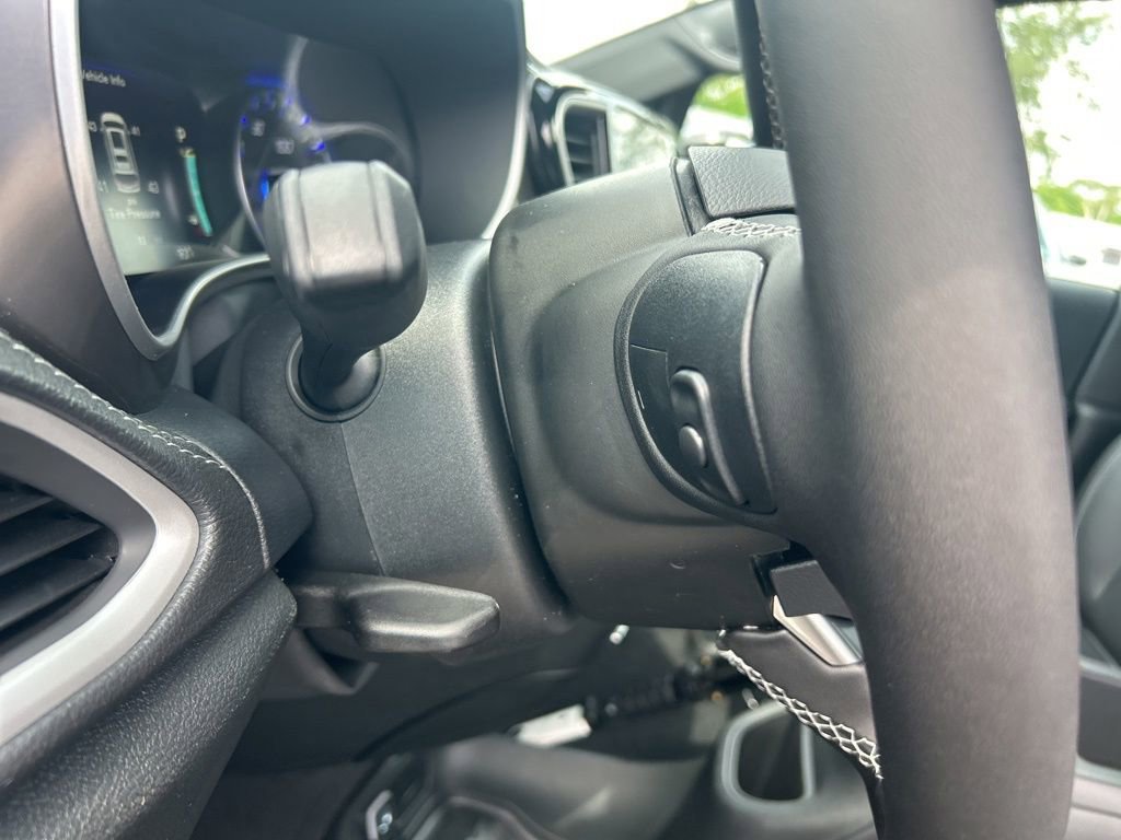 New 2025 Chrysler Pacifica Select image 38