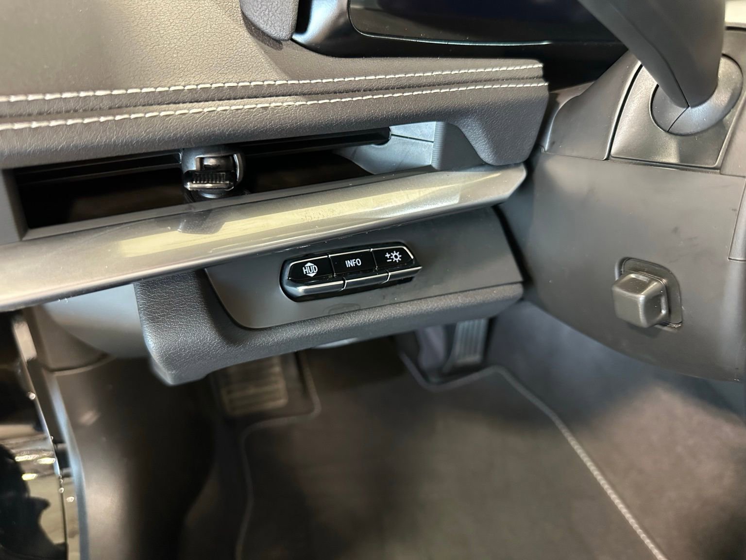 Used 2025 Chevrolet Corvette E-Ray image 26