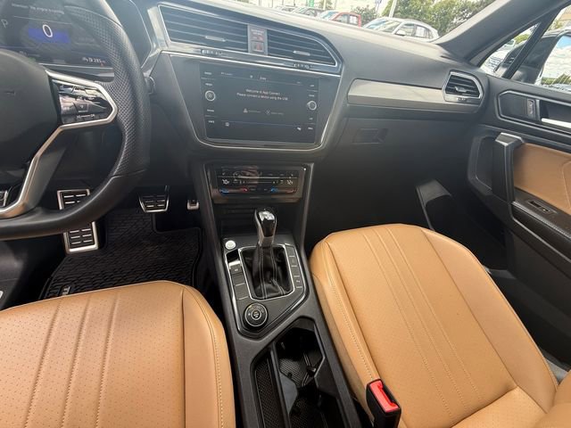 Certified 2024 Volkswagen Tiguan SE R-Line AWD/4WD image 19