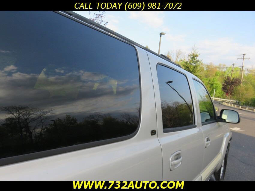 Used 2004 Chevrolet Suburban LT w/ Preferred Equipment Group AWD/4WD image 20
